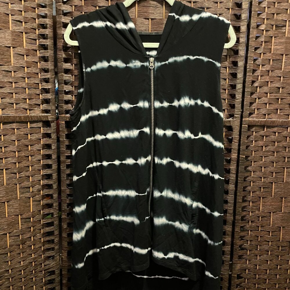 Black and White Tie Dye Swimsuit Coverup with Hood